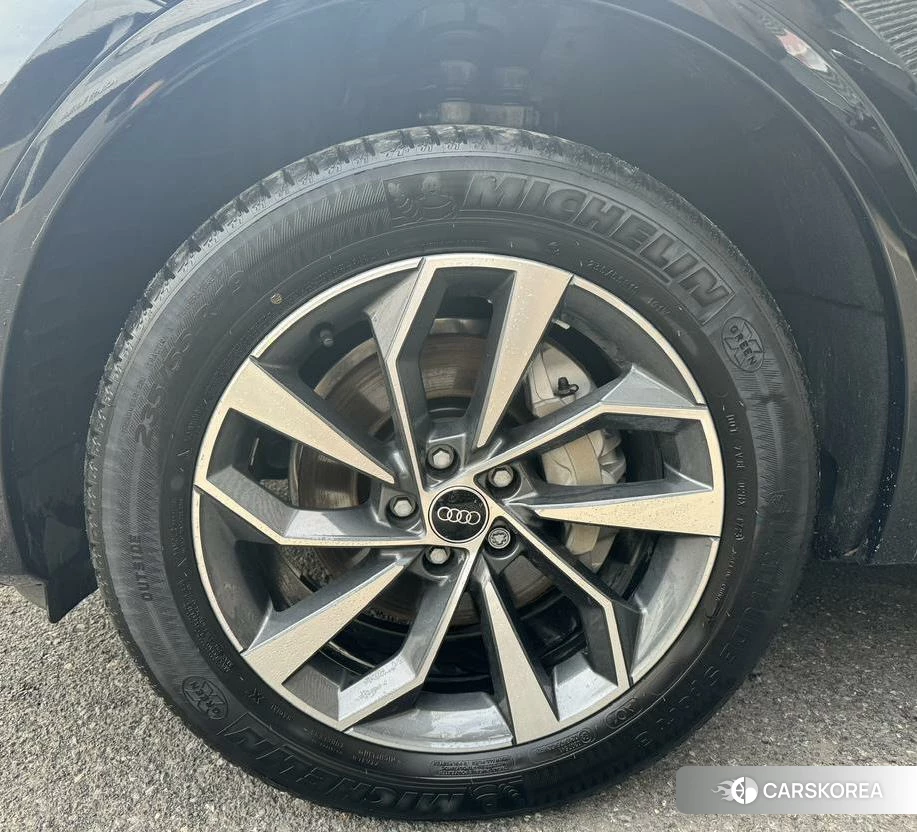 Audi Q5L id 4455743 из Китая 14