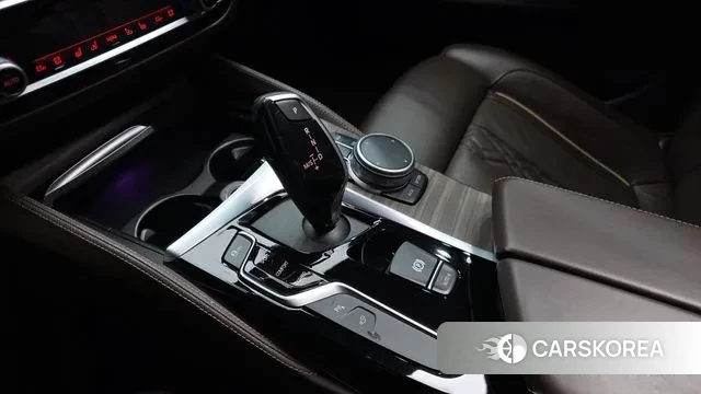 BMW 5 Series (G30) id 3641077 из Кореи 19