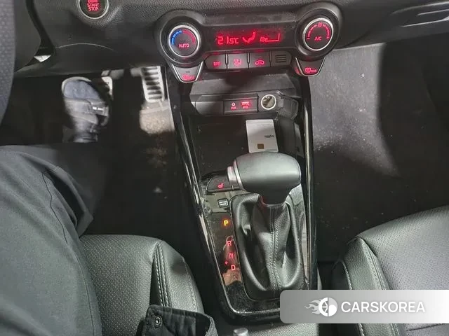 Kia Stonic id 3692950 из Кореи 19