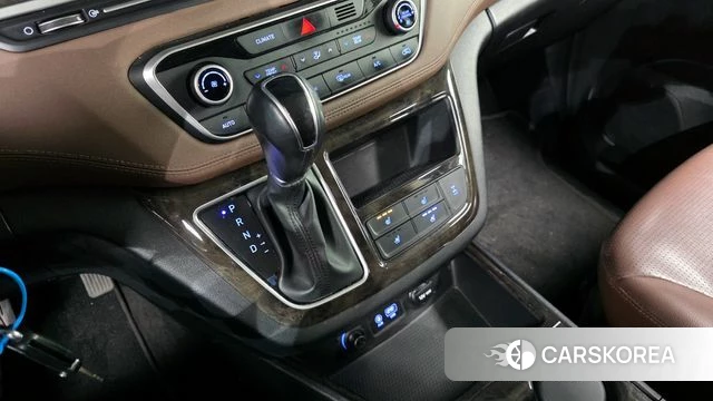 Hyundai The New Grand Starex id 3899626 из Кореи 19