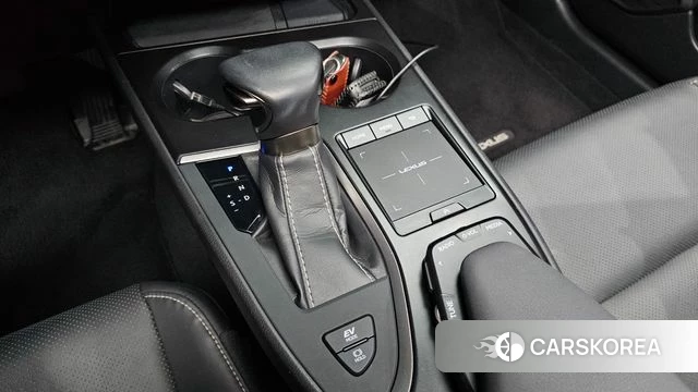 Lexus UX250h id 4250673 из Кореи 30