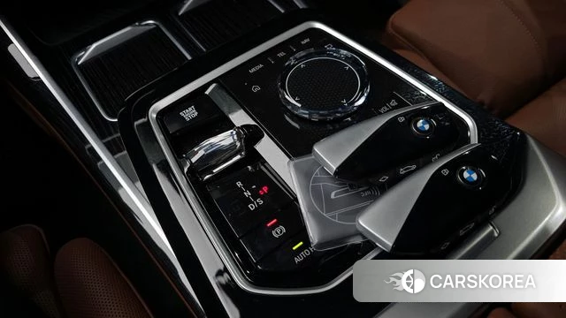 BMW 7 Series (G70) id 3786108 из Кореи 19