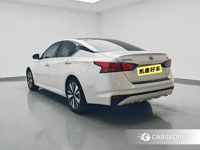 Nissan Altima id 4553964 из Китая 18