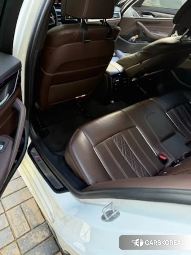 BMW 5 Series (G30) id 3473515 из Кореи 9