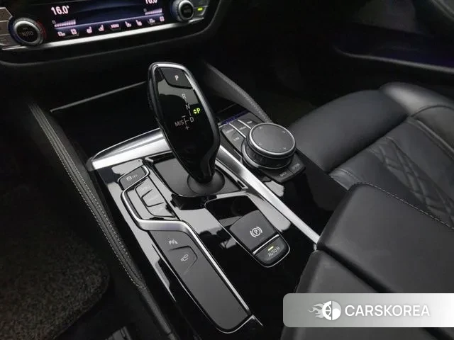 BMW 5 Series (G30) id 2994878 из Кореи 19