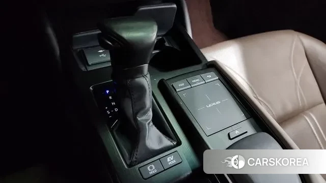 Lexus ES300h 7th generation id 3650155 из Кореи 19