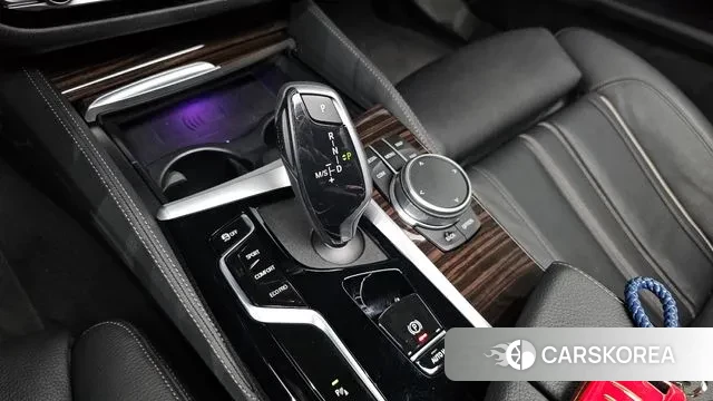 BMW 5 Series (G30) id 3539873 из Кореи 19