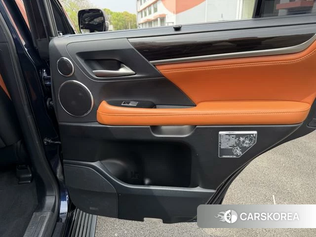 Lexus LX id 4239476 из Китая 13