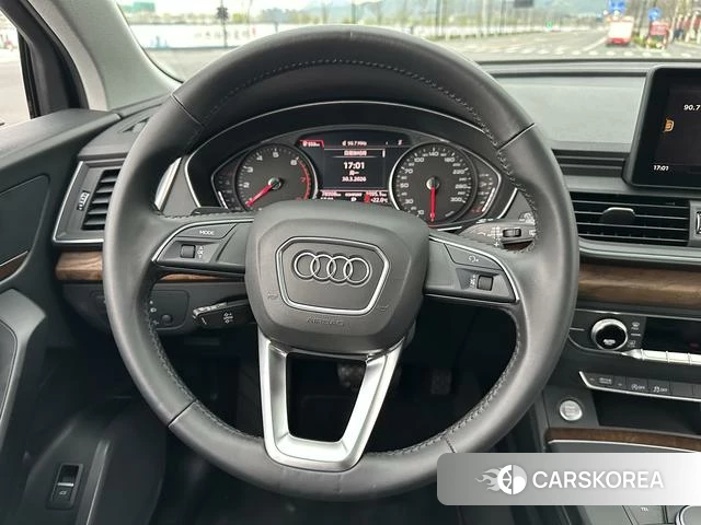 Audi Q5L id 4260606 из Китая 23