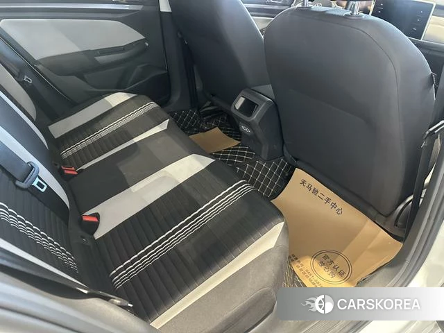 Volkswagen Bora id 4256823 из Китая 11