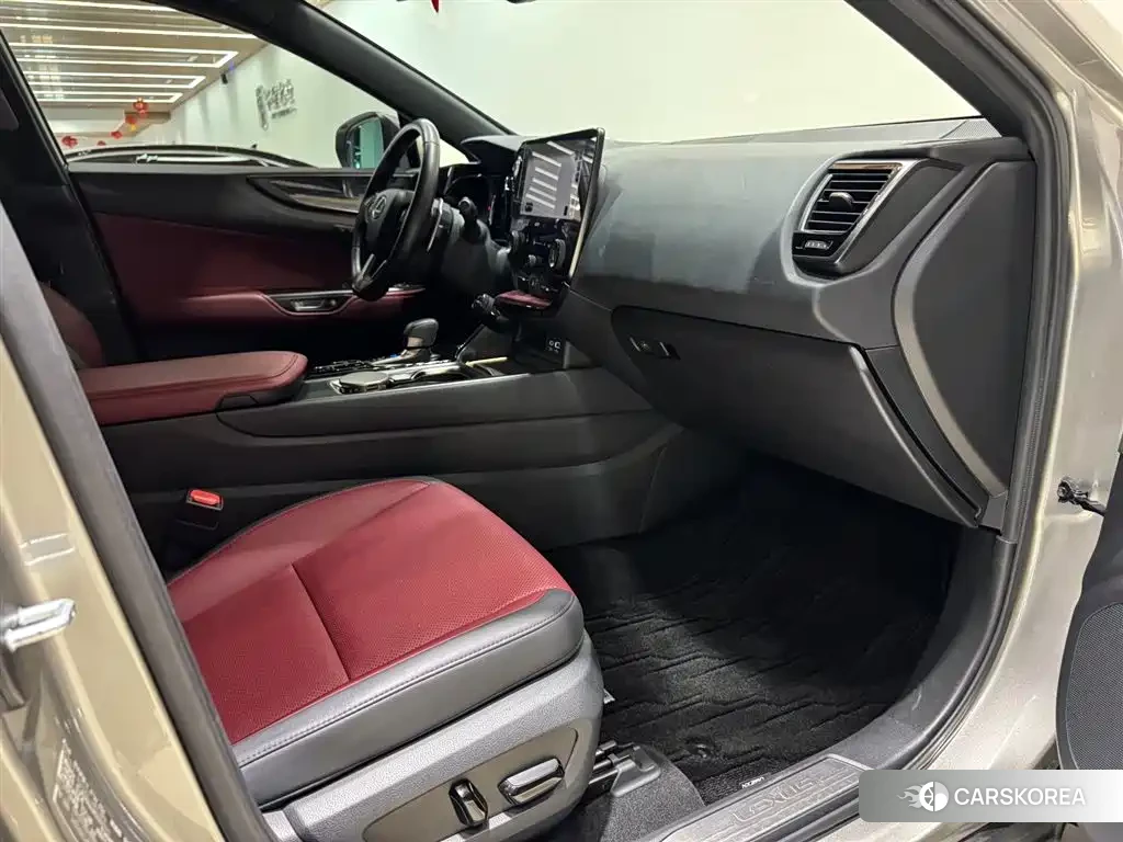 Lexus NX id 4659880 из Китая 15