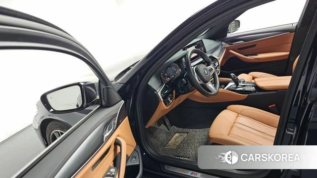 BMW 5 Series (G30) id 4281379 из Кореи 39
