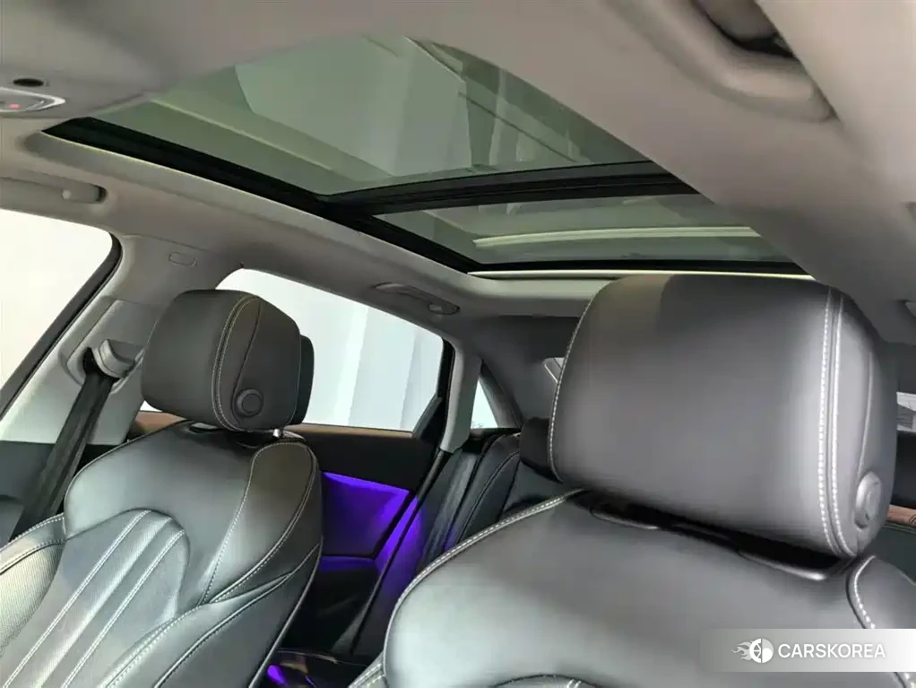 Audi A4L id 4548238 из Китая 17
