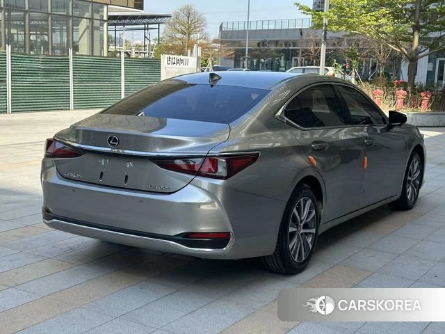 Lexus ES id 4221002 из Китая 27