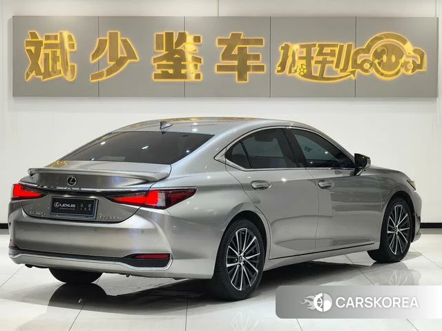 Lexus ES id 4307788 из Китая 10