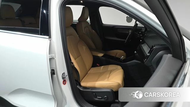 Volvo XC40 id 3833875 из Кореи 19