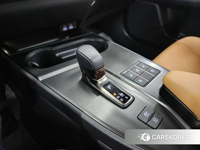 Lexus UX300h id 4617758 из Кореи 19