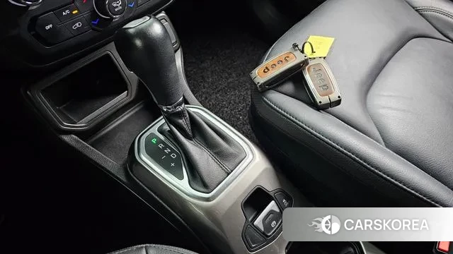 Jeep Renegade id 3788825 из Кореи 19