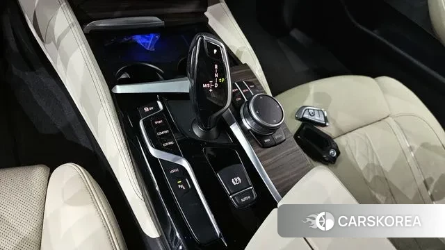 BMW 5 Series (G30) id 3144435 из Кореи 19