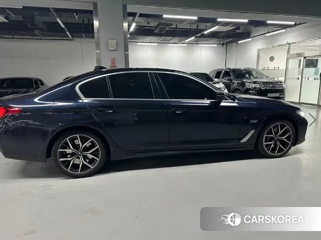 BMW 5 Series (G30) id 3478583 из Кореи 9