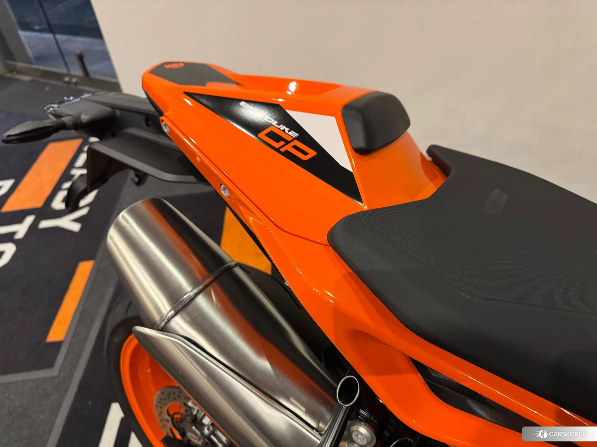 KTM 890 DUKE GP id 4352901 из Японии 9