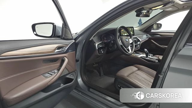 BMW 5 Series (G30) id 3897395 из Кореи 19