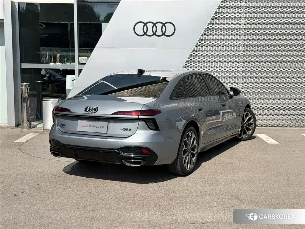 Audi A6L id 4680544 из Китая 26
