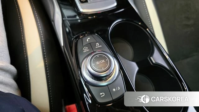 Infiniti Q30 id 3899628 из Кореи 19