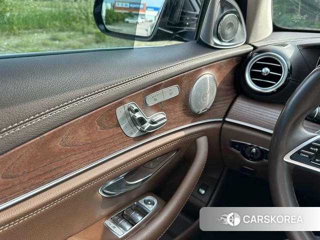Mercedes-Benz E-class id 4359652 из Китая 22