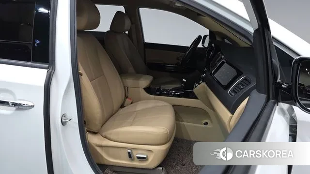 Kia The New Carnival id 3728657 из Кореи 19