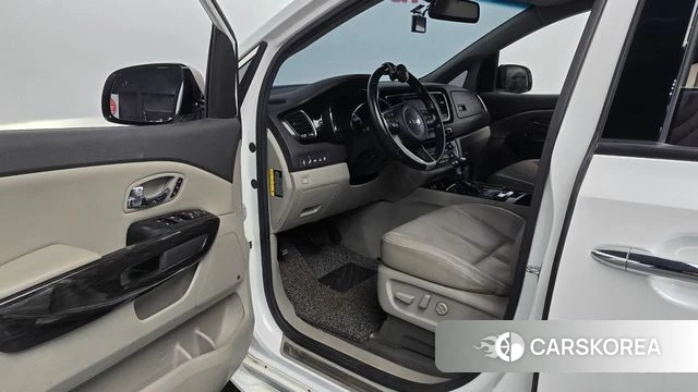 Kia All New Carnival id 4596504 из Кореи 30