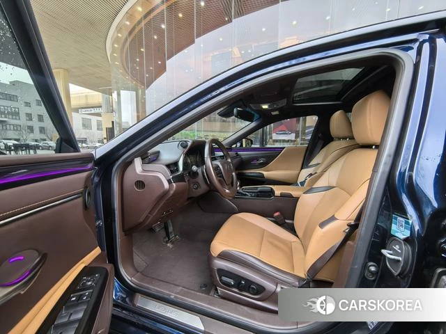 Lexus ES id 4209378 из Китая 16