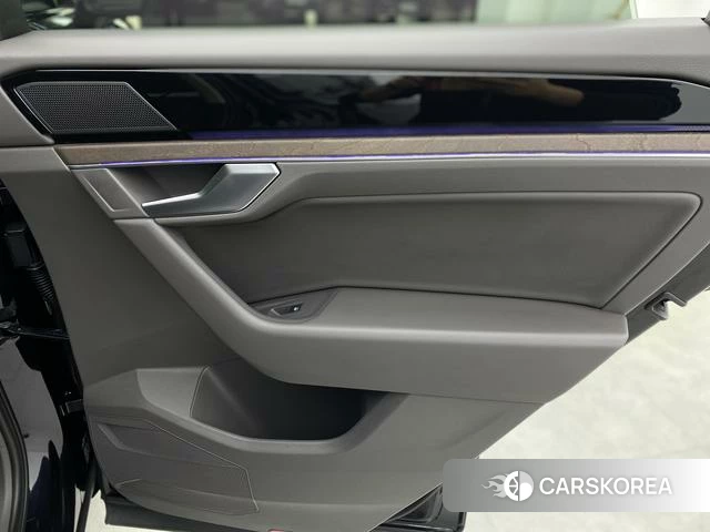 Volkswagen Touareg id 3869755 из Китая 36