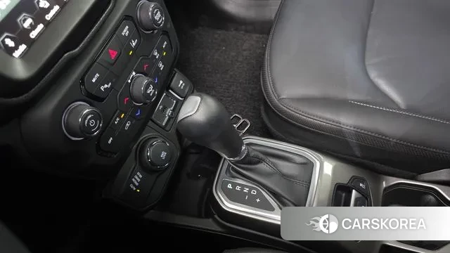 Jeep Renegade id 3736017 из Кореи 19