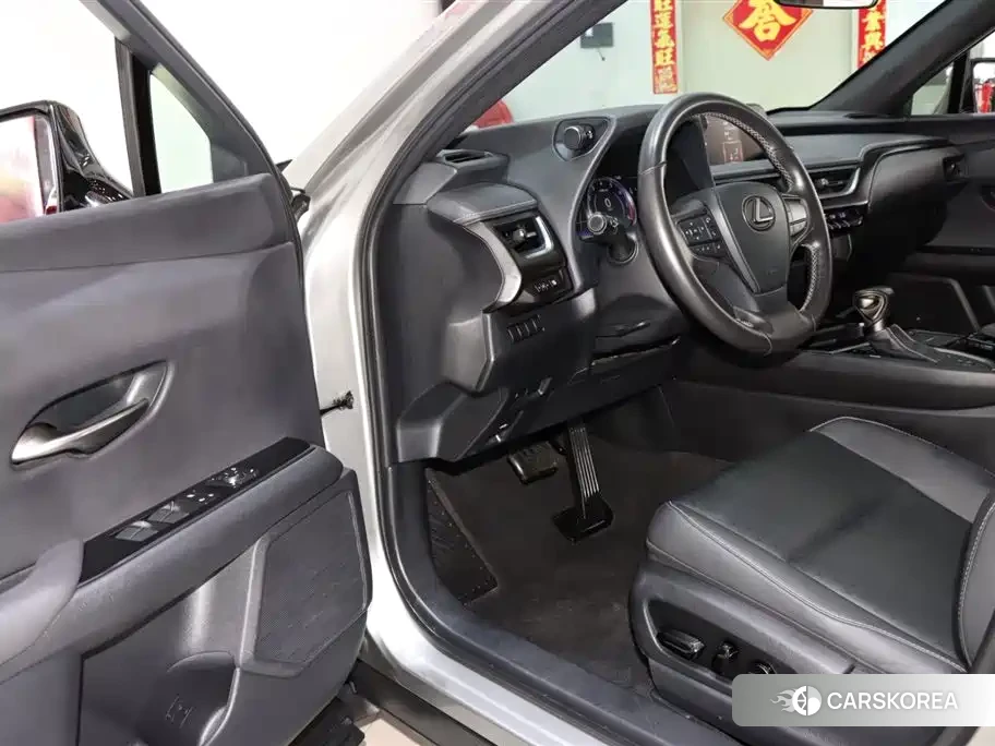 Lexus UX id 4547207 из Китая 19