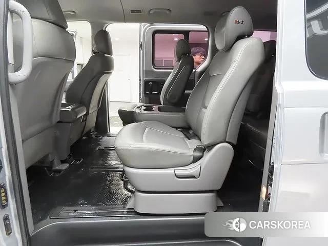 Hyundai The New Grand Starex id 3789829 из Кореи 19