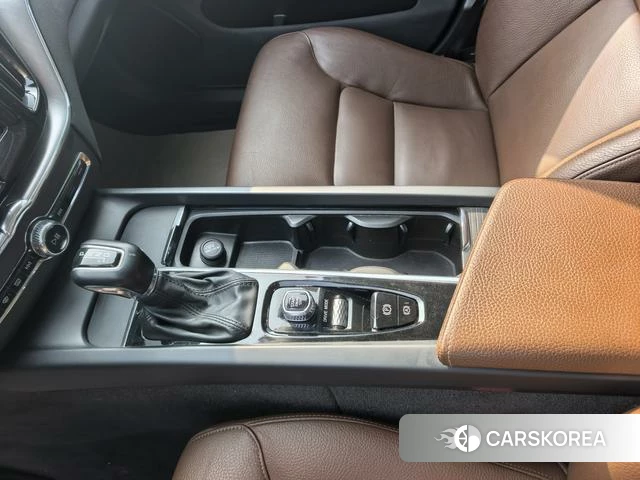 Volvo XC60 id 4208282 из Китая 16