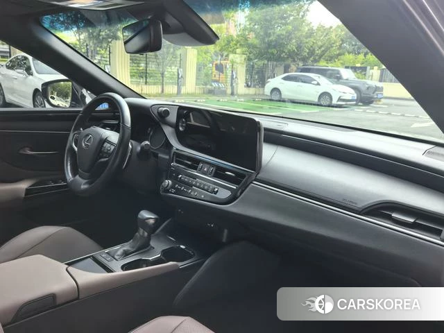 Lexus ES id 4297687 из Китая 16