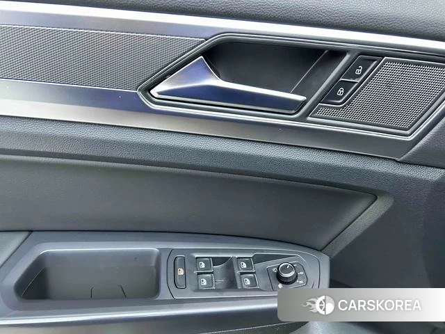 Volkswagen Tourang id 4215052 из Китая 27