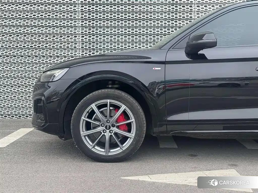 Audi Q5L id 4570668 из Китая 18