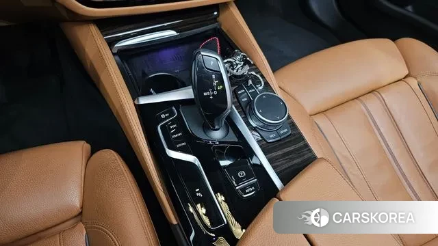 BMW 5 Series (G30) id 3264157 из Кореи 19