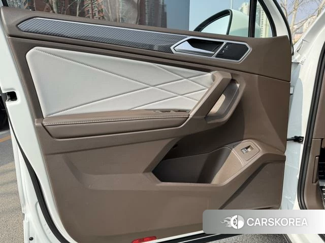Volkswagen Tiguan L id 4257898 из Китая 15