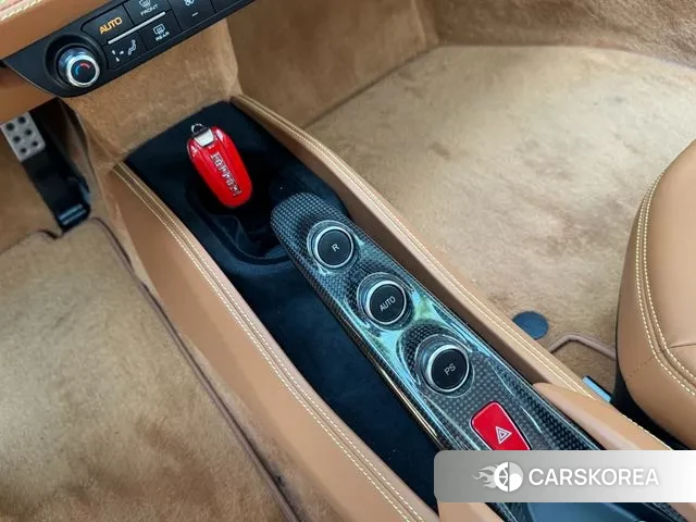 Ferrari F8 Spider id 3068624 из Кореи 19