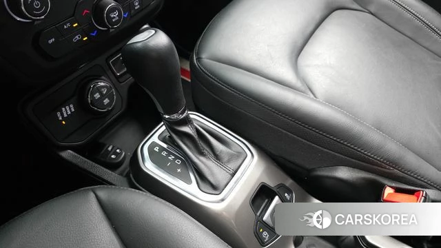 Jeep Renegade id 4620559 из Кореи 33