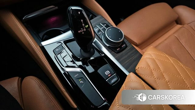 BMW 5 Series (G30) id 4268762 из Кореи 31