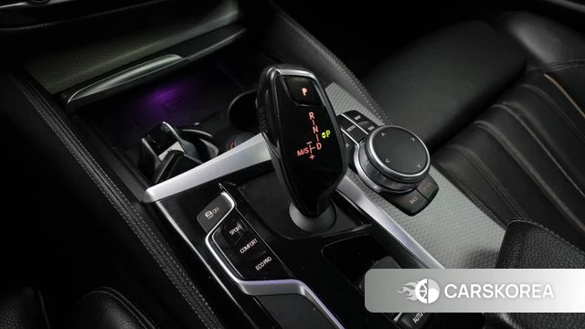 BMW 5 Series (G30) id 3900059 из Кореи 19