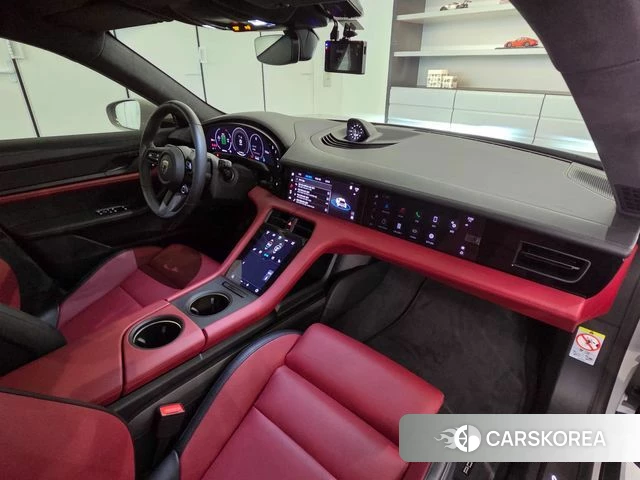 Porsche Taycan id 4336629 из Кореи 11