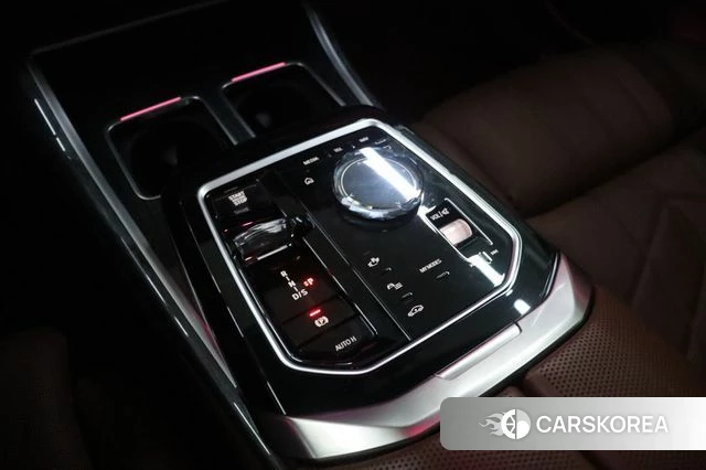 BMW 7 Series (G70) id 3864618 из Кореи 19