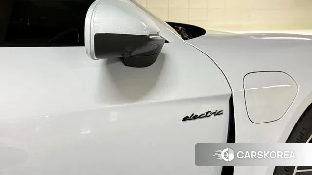 Porsche Taycan id 3393990 из Кореи 11