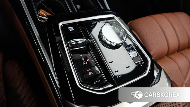 BMW 7 Series (G70) id 4571129 из Кореи 36